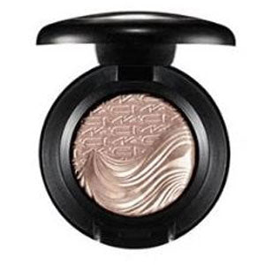 M.A.C Extra Dimension Eyeshadow / A Natural Flirt