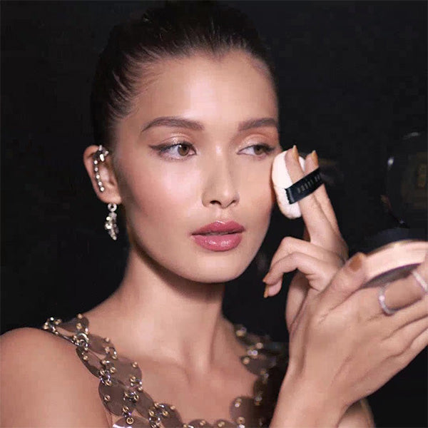 BOBBI BROWN Luxe Radiance Loose Powder 03 – Natural Glow