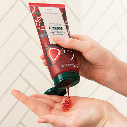 THE BODY SHOP Shower Scrub Strawberry, 200ml