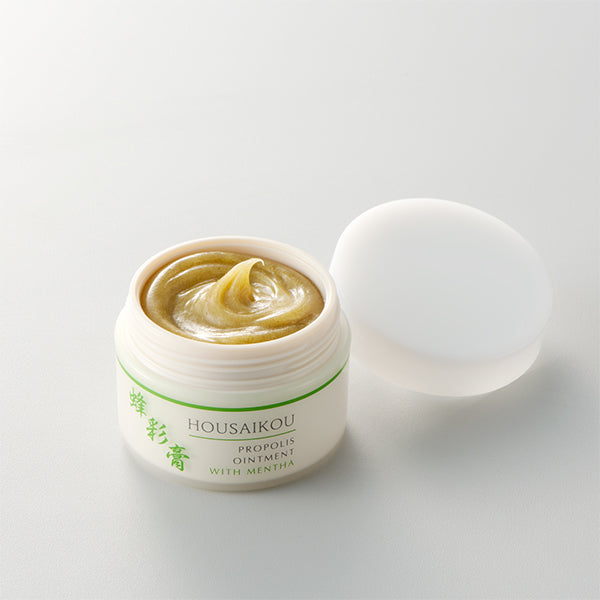 Hachi no Takara Bee Ointment (with Mint), 30g