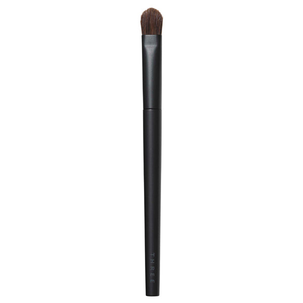 THREE Eye Color Veil Brush