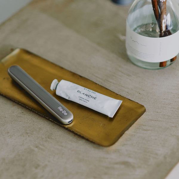 Re・De Suhada Facial Beauty Stick Device (Hygge Gray)