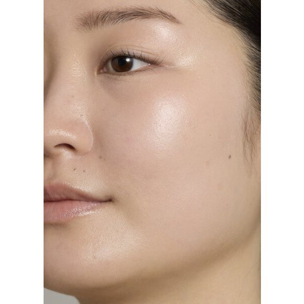 Naturaglace Moisture Balancing Base SPF47, 30g