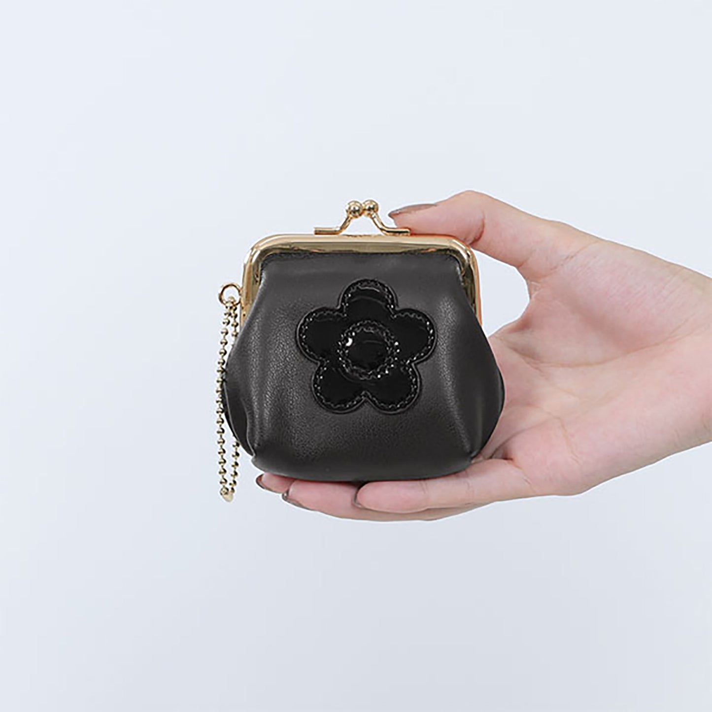 MARY QUANT Simple Daisy Mark 2 Mini Pouch (Black)