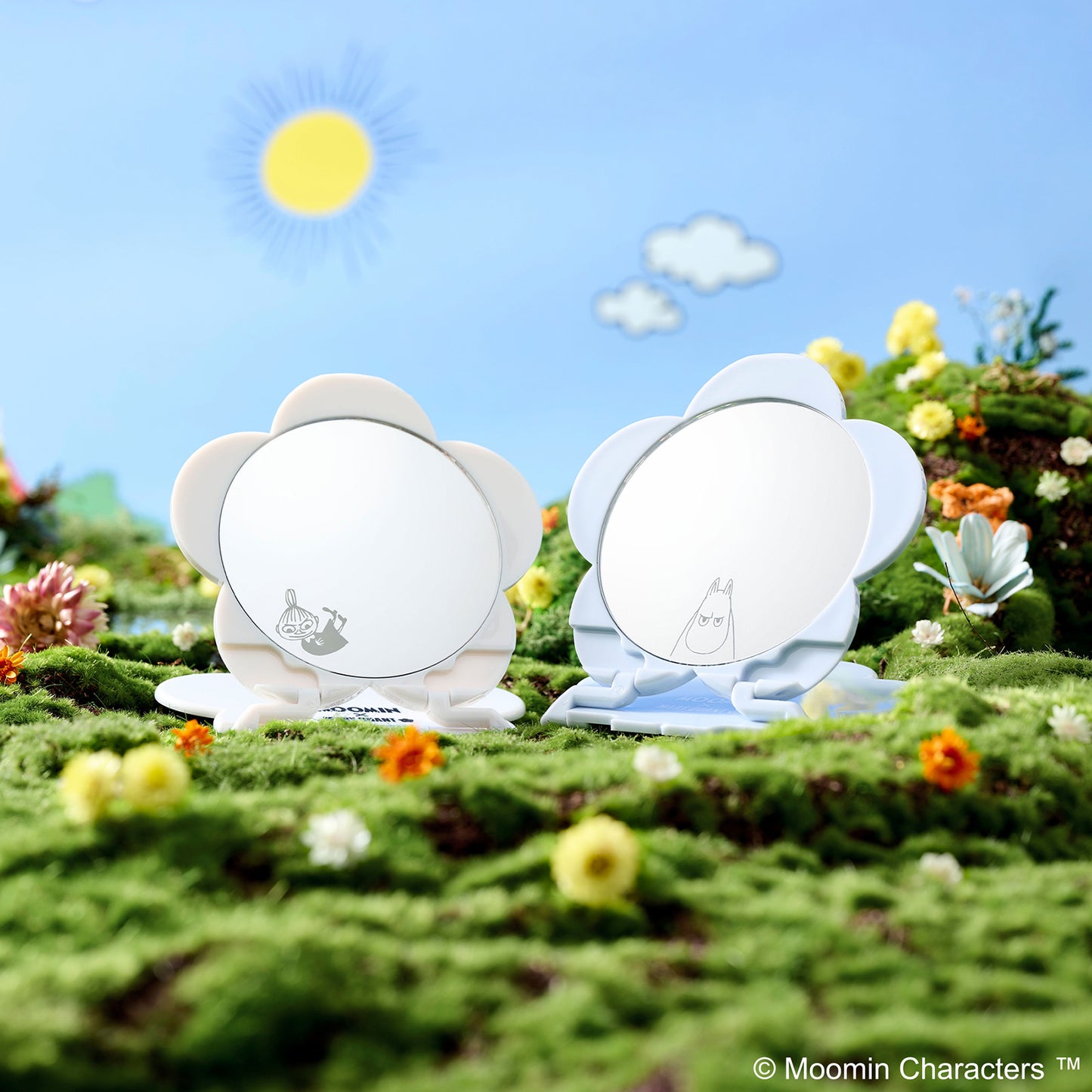 MARY QUANT Compact Mirror Moomin Limited Design (M02 Grayish White)