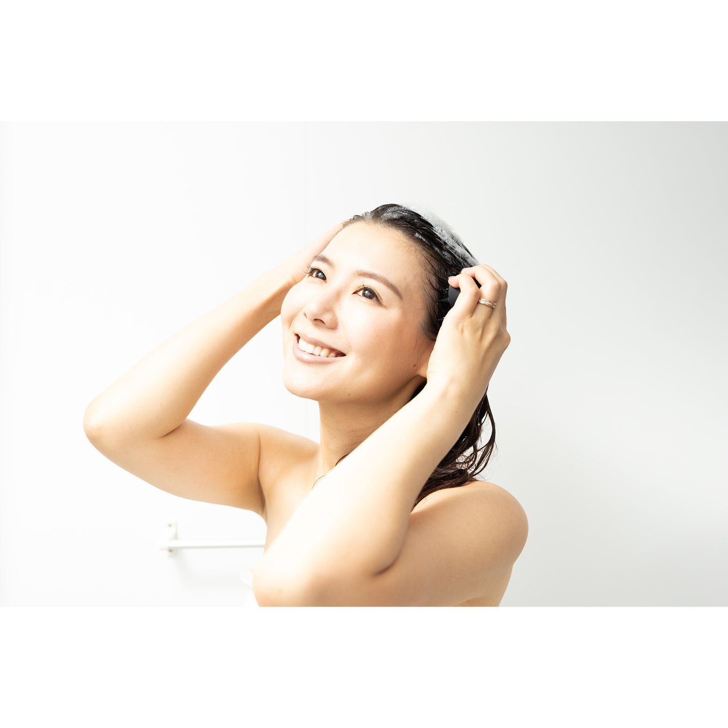 G-ZERO COIL Microcurrent Ion Shampoo Brush