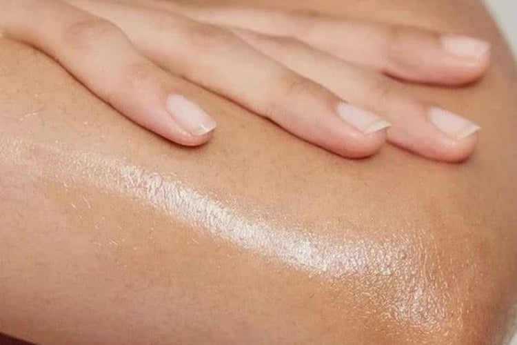 Neck & Décolleté Care