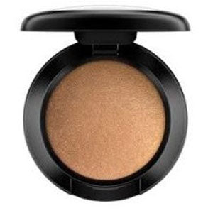 Small eyeshadow, amber light