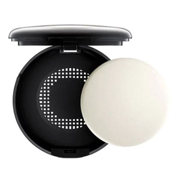 M.A.C Studio Perfect SPF 15 Moisture Foundation Compact