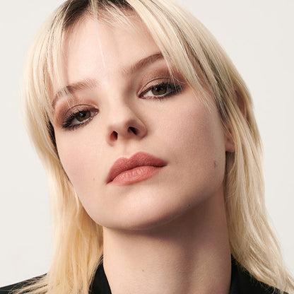 Yves Saint Laurent Velvet Crush, No.32 Inaccessible Black