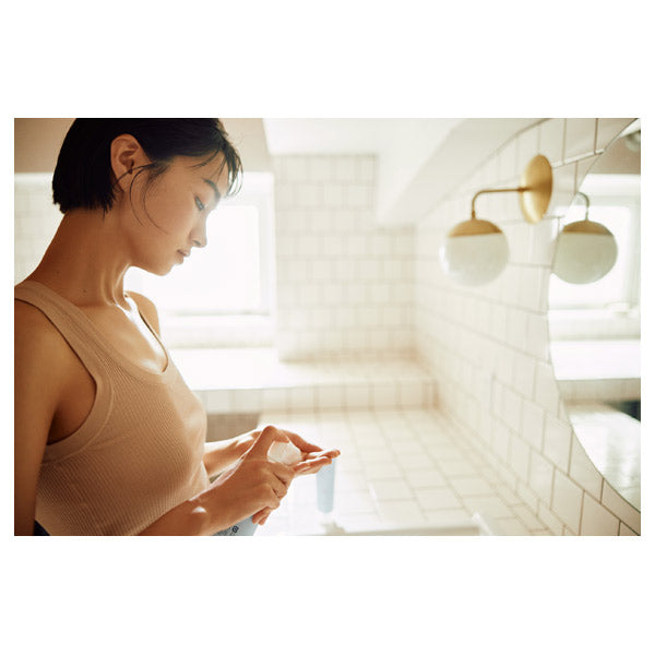 Pure Moist Foaming Wash a, 150ml