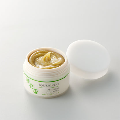 Hachi no Takara Bee Ointment (with Mint), 30g
