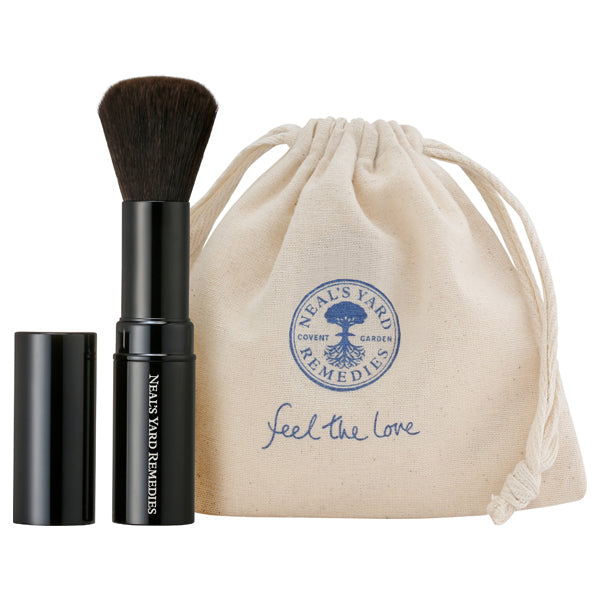 Airy Touch Face Brush in Cotton Drawstring Bag, 1 brush