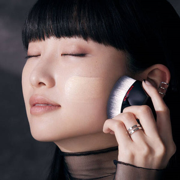 shu uemura Tsuya 55 Foundation Brush, 1 piece