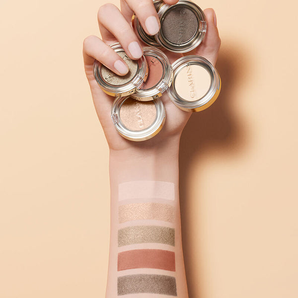 CLARINS Ombre Skin, 01 Matte Ivory