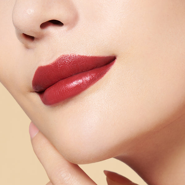 Cle de Peau Beaute Le Rouge Precieux, 3, 4g, Fragrance made with natural rose oil