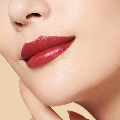 Cle de Peau Beaute Le Rouge Precieux, 3, 4g, Fragrance made with natural rose oil