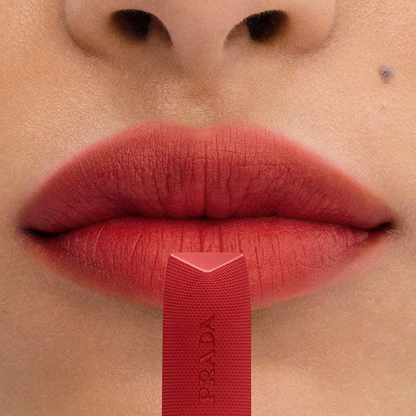 Prada Beauty Monochrome Weightless Lip Color (Smooth Nylon), R129 Lacca Lacquer