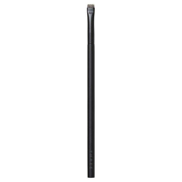 THREE Meticulous Square Brush