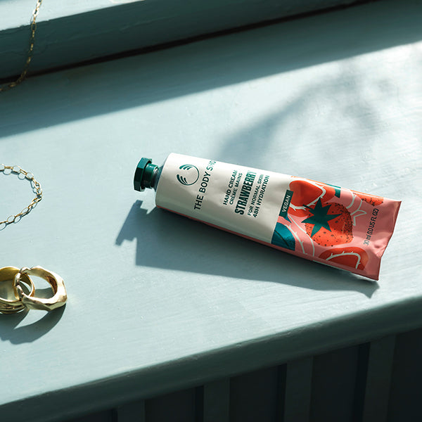 THE BODY SHOP Hand Cream ST RENO23 (Strawberry), 30ml