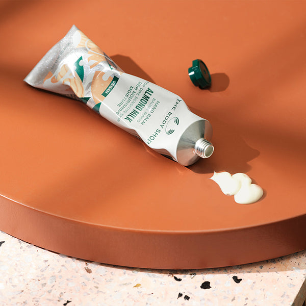 THE BODY SHOP Hand Balm AM (Almond Milk), 30ml