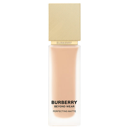 Burberry Beyond Wear Perfecting Matte, 40 Light Cool, 30ml, Smooth and comfortable to wear