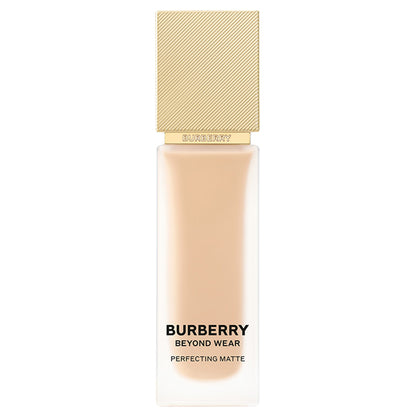 Burberry Beyond Wear Perfecting Matte, 30 Light Warm, 30ml, Smooth and comfortable to wear