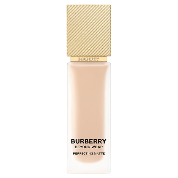 Burberry Beyond Wear Perfecting Matte, 30 Light Cool, 30ml, Smooth and comfortable to wear