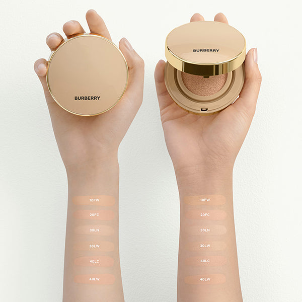 Burberry Beyond Wear Perfecting Matte Cushion <SPF15>, 30 Light Warm, 14g, Natural matte finish