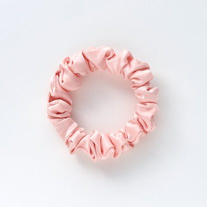 maPEPE Silk Slim Scrunchie (Shiny Pink), 7g