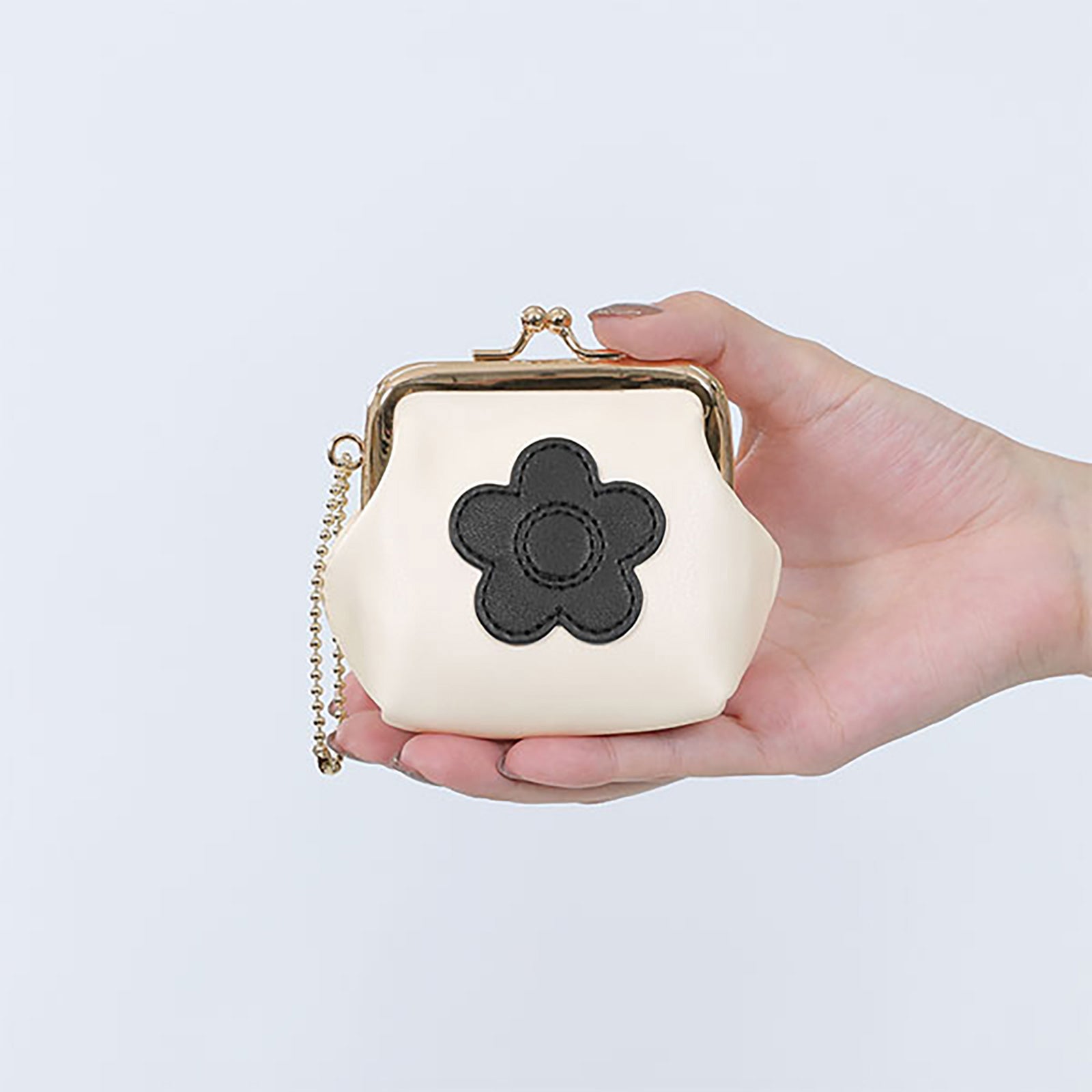MARY QUANT Simple Daisy Mark 2 Mini Pouch (Ivory)