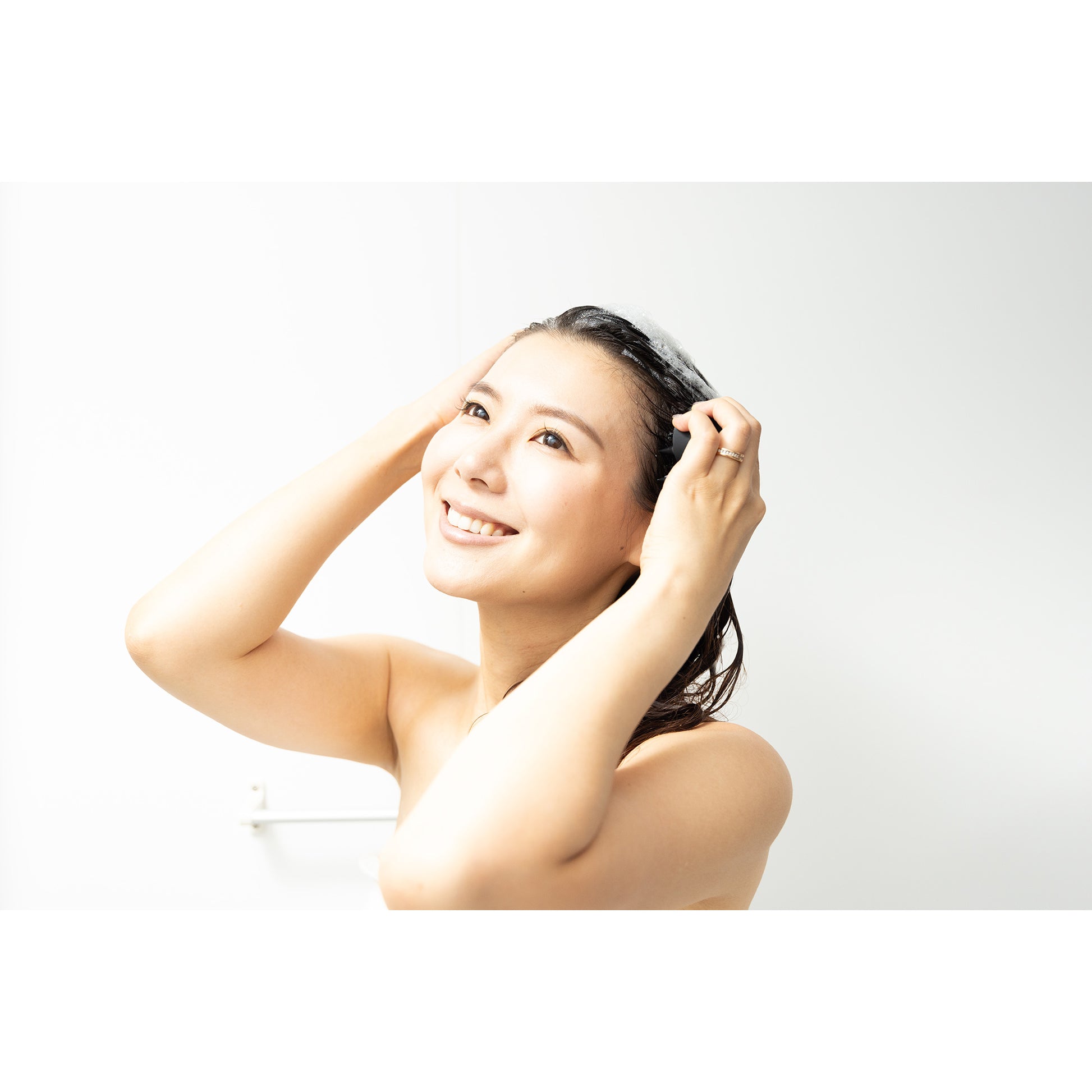 G-ZERO COIL Microcurrent Ion Shampoo Brush